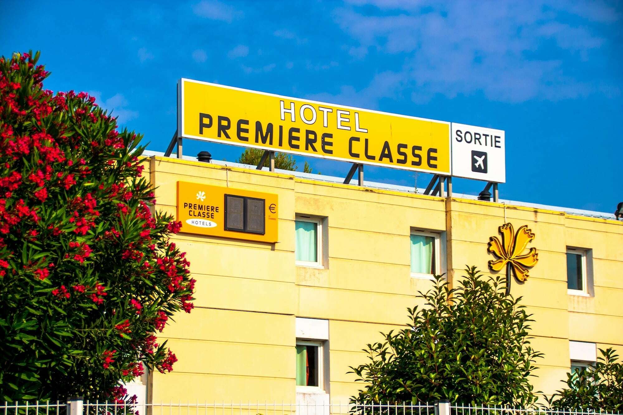 Greet Hotel Montpellier Aeroport Parc Des Expos Mauguio Eksteriør bilde
